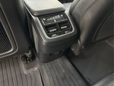 Used 2022 Volvo XC90 T6 Momentum w/ Advanced Package AWD/4WD image 27
