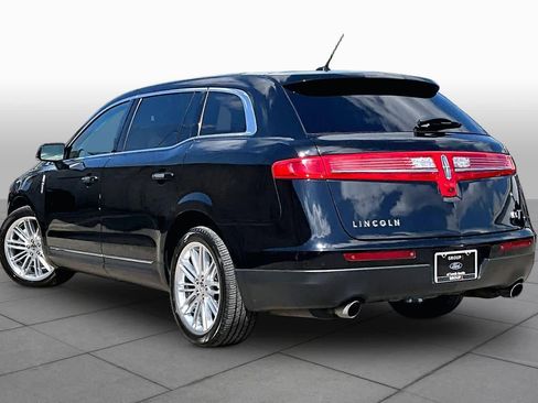 Used 2018 Lincoln MKT AWD image 6