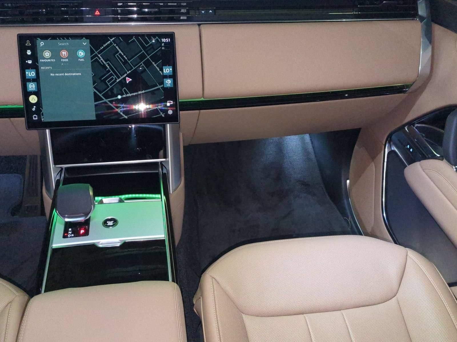 New 2026 Land Rover Range Rover Long Wheelbase SE AWD/4WD image 28