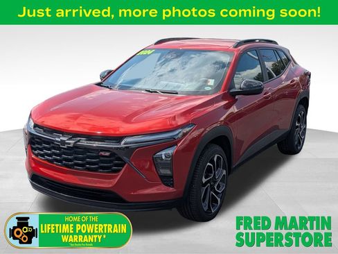 Used 2024 Chevrolet Trax RS w/ Driver Confidence Package FWD image 1