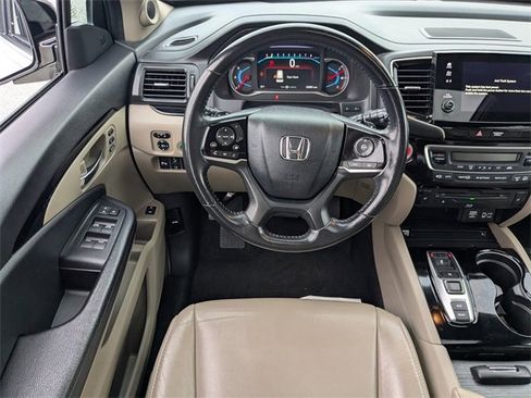 Used 2019 Honda Pilot Touring image 19
