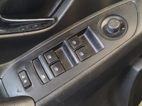 Used 2021 Chevrolet Trax LT w/ Premium Seat Package image 27