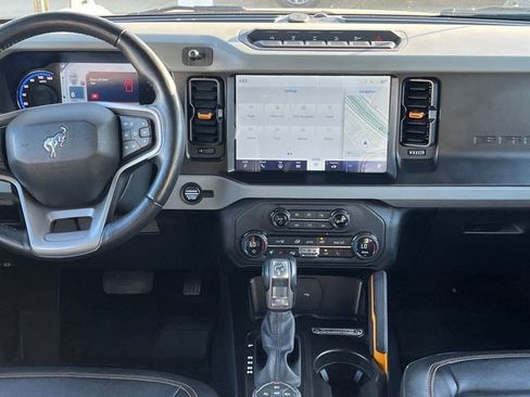 Used 2023 Ford Bronco Badlands image 35
