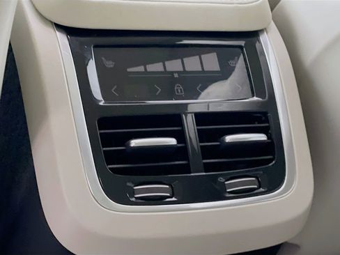 Used 2024 Volvo XC90 B5 Plus image 28