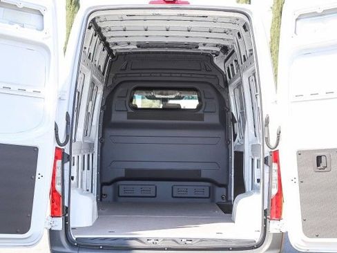 New 2025 Mercedes-Benz Sprinter 2500 image 24
