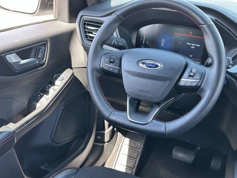 Used 2025 Ford Escape ST-Line FWD image 16