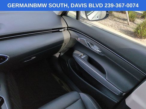 Used 2023 Genesis GV70 2.5T w/ Advanced Package AWD/4WD image 18
