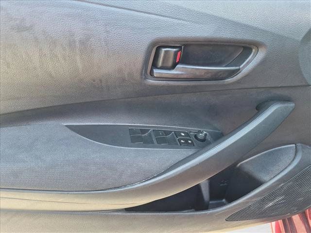 Used 2022 Toyota Corolla LE FWD image 11