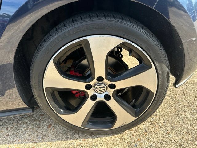 Used 2017 Volkswagen Golf 4-Door FWD image 19
