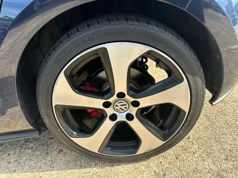 Used 2017 Volkswagen Golf 4-Door FWD image 19