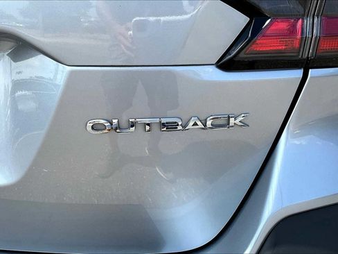 Used 2020 Subaru Outback Limited w/ Popular Package #2 image 9
