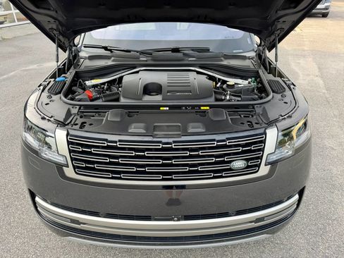 Used 2023 Land Rover Range Rover SE AWD/4WD image 9