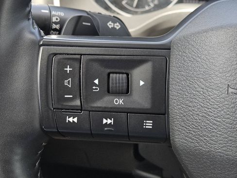 Used 2025 Nissan Rogue SV AWD/4WD image 20