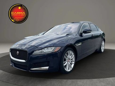 Used 2016 Jaguar XF Prestige RWD image 1
