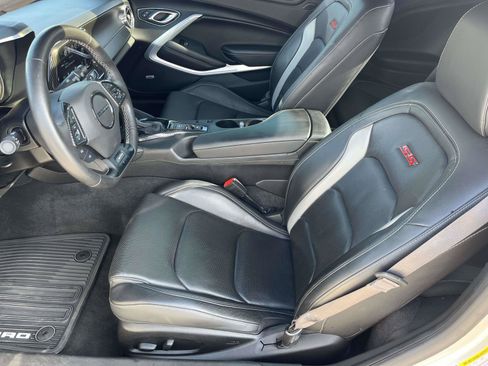 Used 2017 Chevrolet Camaro SS RWD image 14