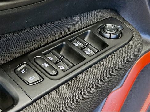 Used 2019 Jeep Renegade Sport image 18