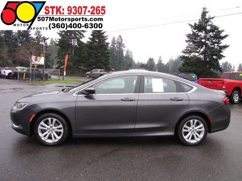Used 2016 Chrysler 200 Limited FWD image 3