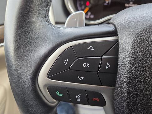 Used 2016 Jeep Grand Cherokee Limited image 17