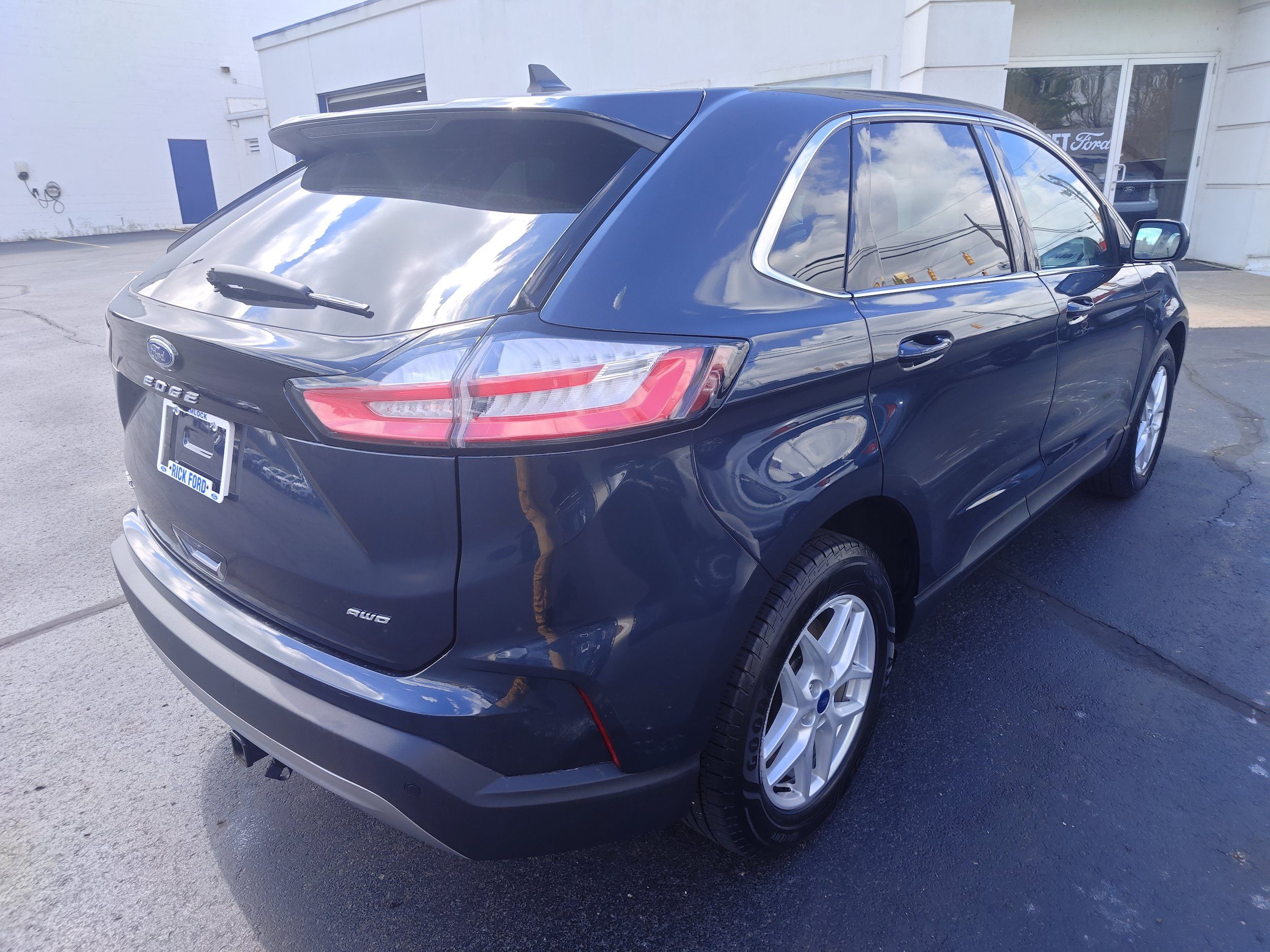 Used 2022 Ford Edge SEL w/ Convenience Package AWD/4WD image 5