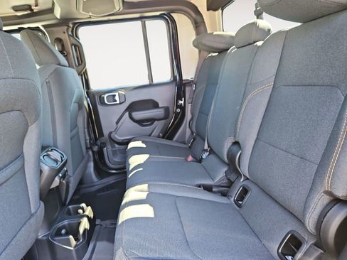 New 2025 Jeep Gladiator Sport image 13