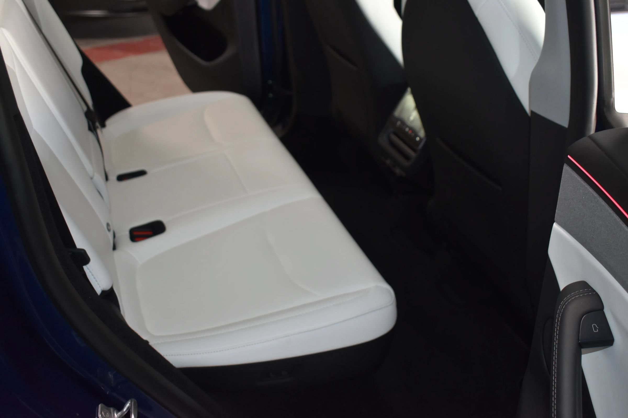 Used 2026 Tesla Model Y Long Range AWD/4WD image 16