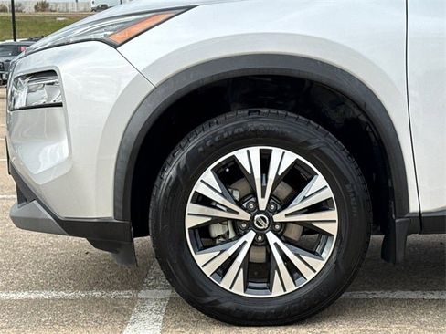 Certified 2021 Nissan Rogue SV image 7