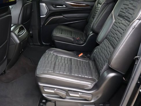 Certified 2024 Cadillac Escalade ESV Premium Luxury Platinum AWD/4WD image 26