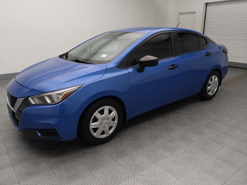 Used 2020 Nissan Versa S FWD image 2