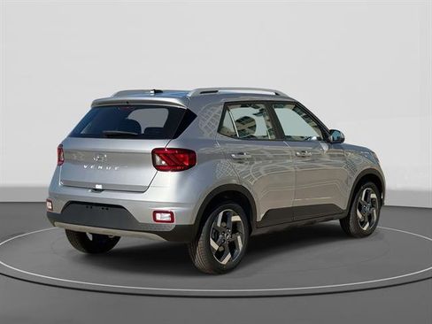 New 2026 Hyundai Venue SEL FWD image 5