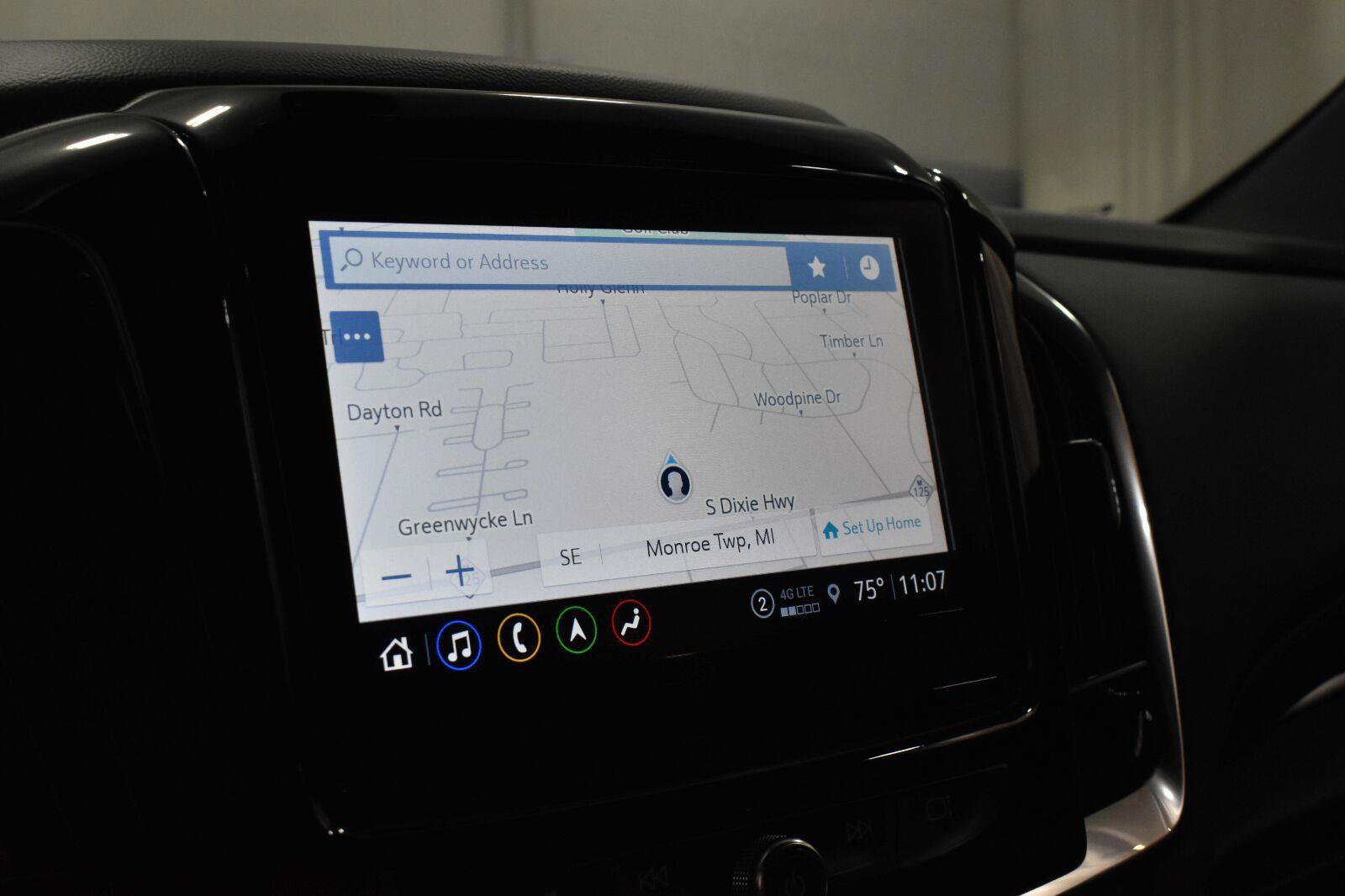 Used 2023 Chevrolet Traverse RS w/ LPO, Floor Liner Package FWD image 16