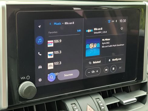 Used 2023 Toyota RAV4 XLE Premium image 41