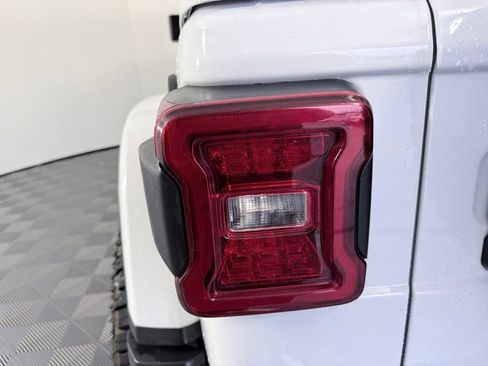 Used 2021 Jeep Wrangler Unlimited Rubicon image 26