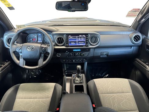 Used 2022 Toyota Tacoma TRD Sport w/ Technology Package RWD image 10