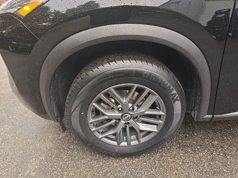 Used 2023 Nissan Rogue S image 15