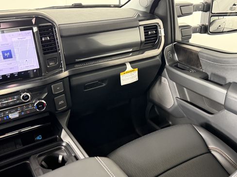 New 2026 Ford F250 Lariat w/ Black Appearance Package AWD/4WD image 15