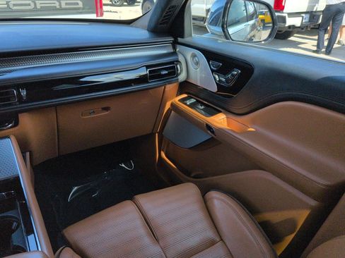 Used 2022 Lincoln Aviator Black Label w/ Dynamic Handling Package AWD/4WD image 16