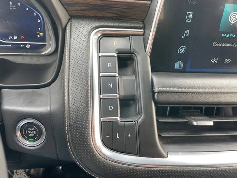 Used 2022 Chevrolet Tahoe Premier AWD/4WD image 12