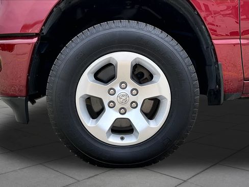 Used 2019 RAM 1500 Big Horn AWD/4WD image 11