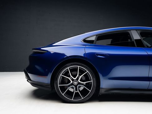 Used 2023 Porsche Taycan w/ Premium Package image 33