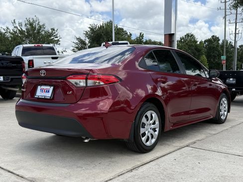 Used 2025 Toyota Corolla LE FWD image 5