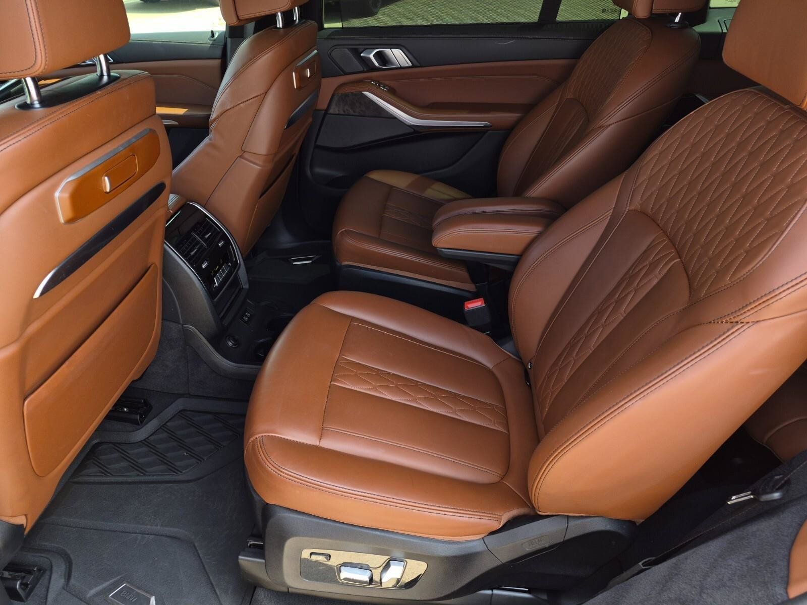 Used 2024 BMW X7 M60i w/ M Sport Professional Package AWD/4WD image 18