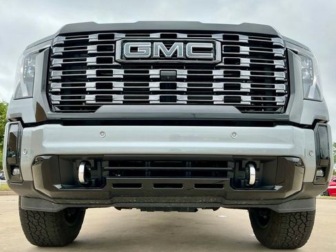 Used 2025 GMC Sierra 2500 Denali Ultimate AWD/4WD image 9