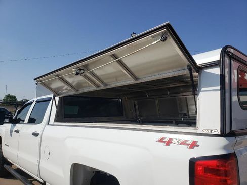 Used 2019 Chevrolet Silverado 2500 W/T AWD/4WD image 10