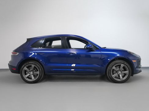 Used 2025 Porsche Macan image 10