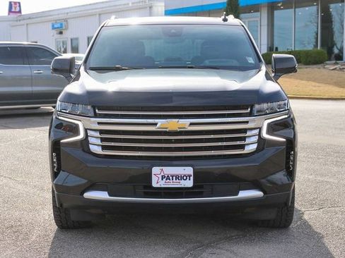 Used 2024 Chevrolet Tahoe High Country AWD/4WD image 2