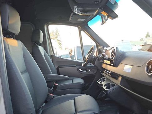 New 2026 Mercedes-Benz Sprinter 2500 image 11