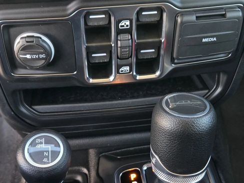 New 2023 Jeep Gladiator Willys image 13