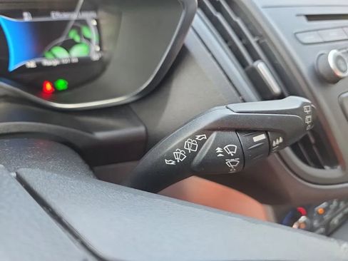 Used 2017 Ford C-MAX SE image 20