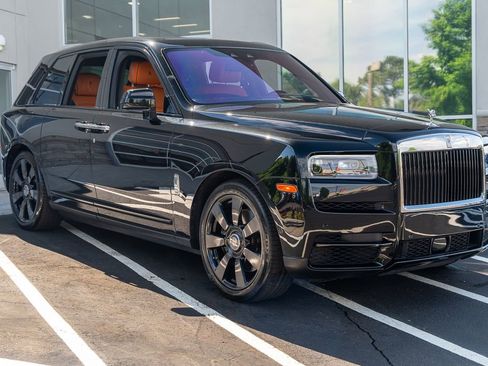 Used 2022 Rolls-Royce Cullinan w/ Technology Package AWD/4WD image 8