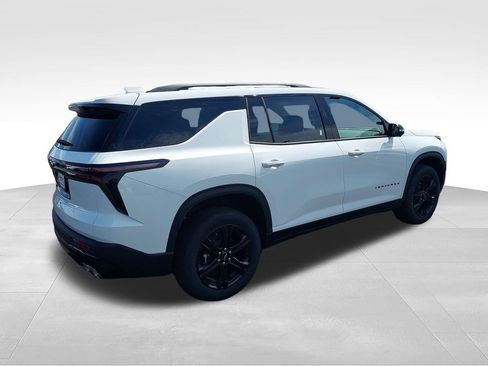 New 2027 Chevrolet Traverse LT w/ Midnight/Sport Edition FWD image 5